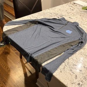 Colosseum Mens Quarter Zip UNC long sleeve shirt. NWT. Large.